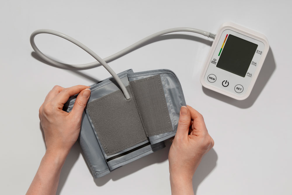 فشار خون با دستگاه عقربه ای یا دیجیتالی